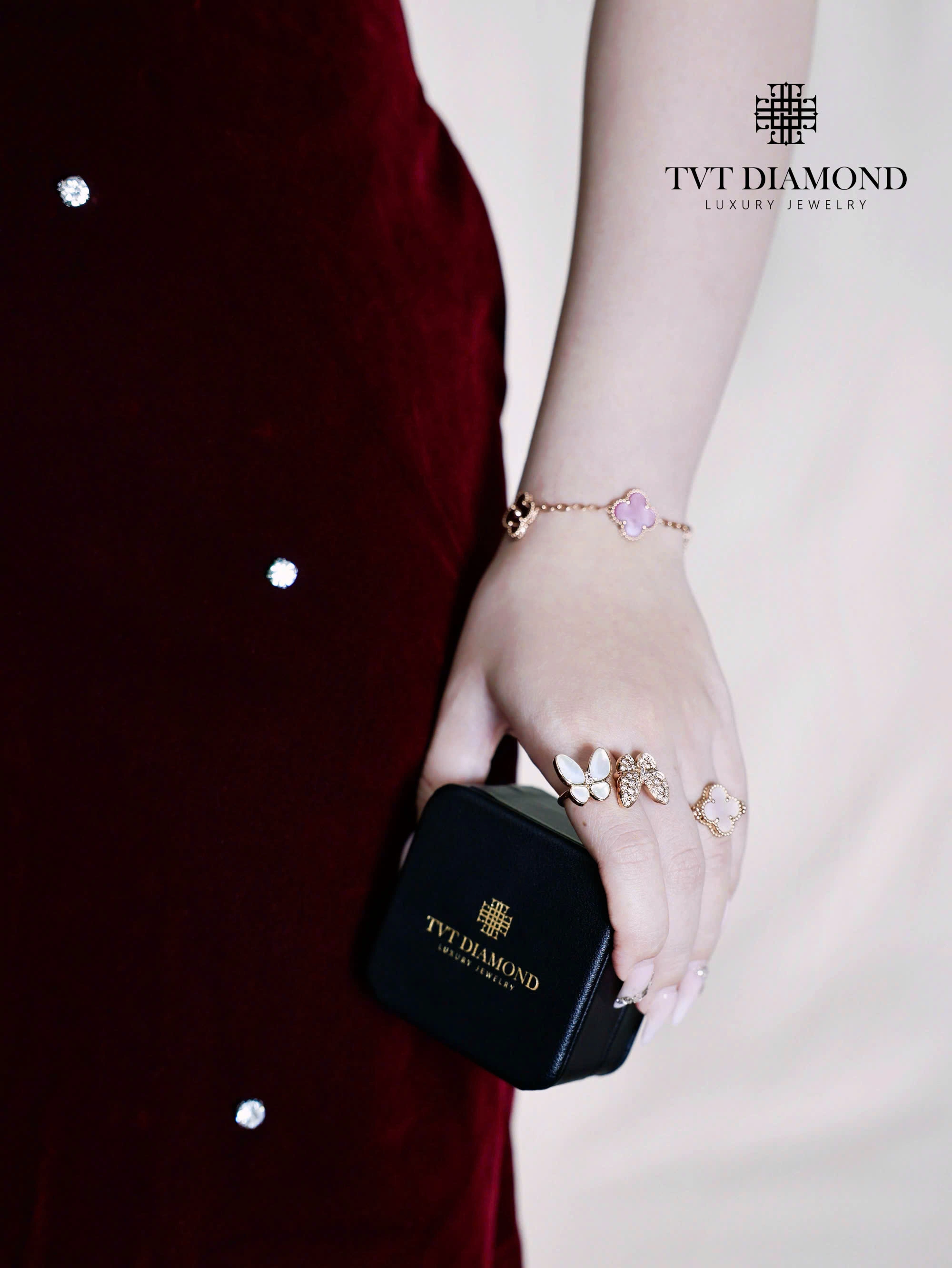 Bộ Van Cleef  trắng 0
