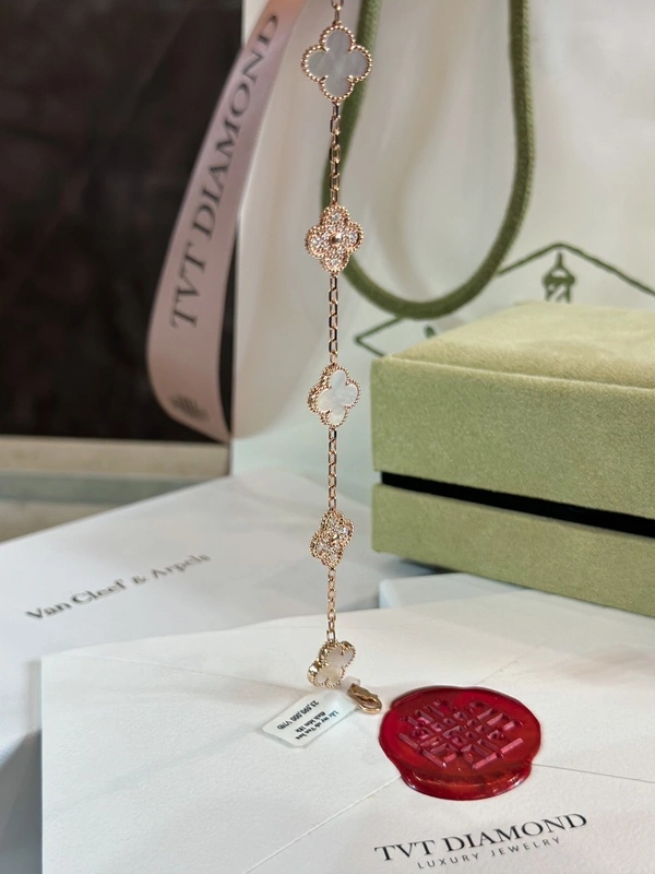 LẮC TAY VAN CLEEF 